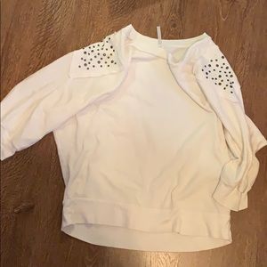 Cream 3/4 sweater with stuffed shoulders